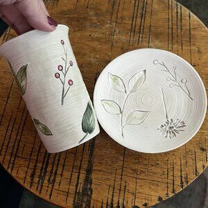 Vintage Croscill Ivory Ceramic Bathroom Cup Tumbler & Soap Dish Set Floral